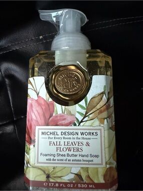 Fall Leaves & Flowers Foaming Shea Butter Hand Soap - Pink Floral